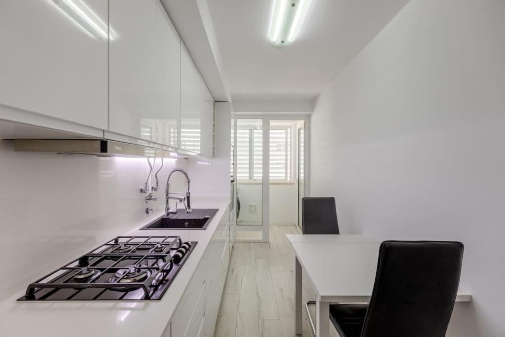 Spacious 3-Bedroom Condo In Lisbon Exterior photo