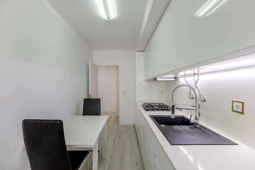 Spacious 3-Bedroom Condo In Lisbon Exterior photo
